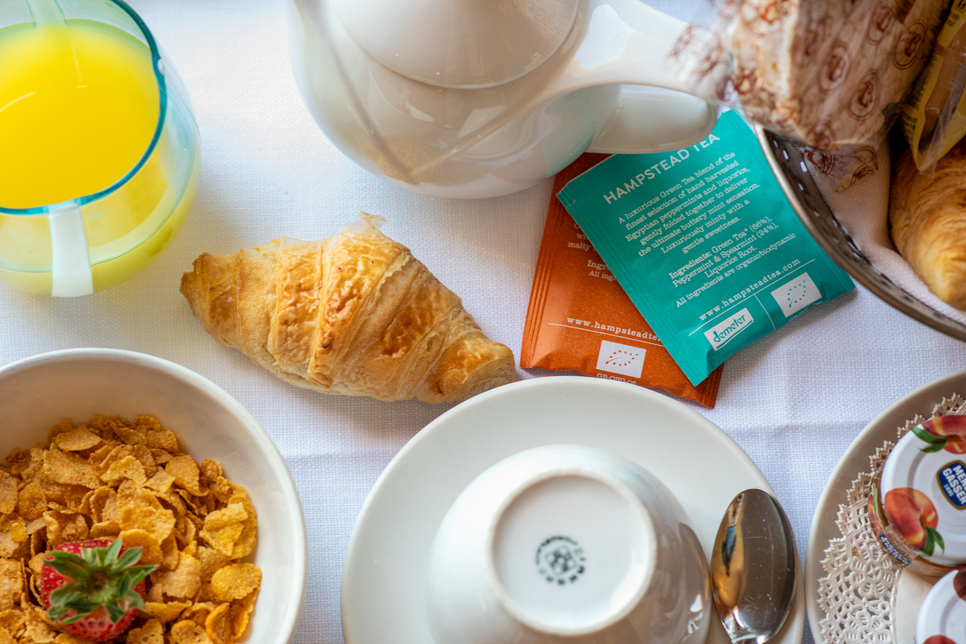 DSC_2106 Fotografia di colazione in camera d'hotel 4 stelle a Venezia realizzata da Relab Studio